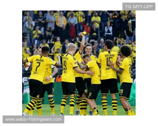 奥格斯堡1-2弗赖堡，客队反弹终结主队不败